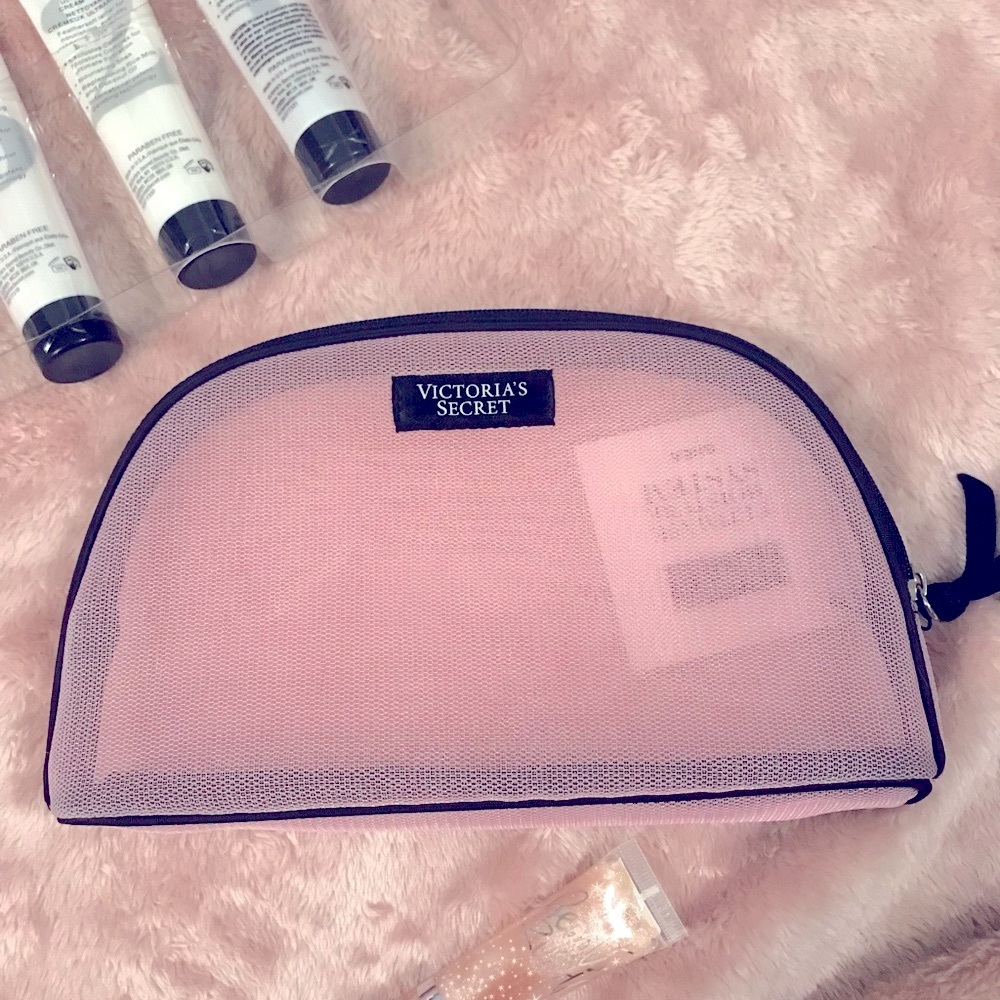 Victoria's Secret Body Treatment Lotion Scrub Wash Spa Gift Cosmetic Bag Set Kit